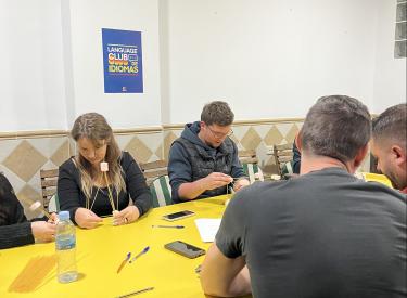 Language club in Valencia